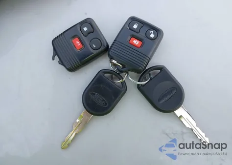 2005 Ford Escape Xlt из США, поврежденный, VIN 1FMYU93155KE23809